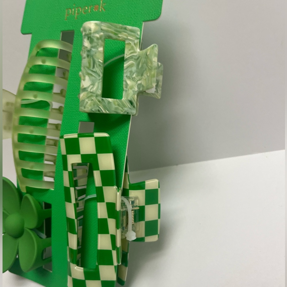 NWT ⚜️☘️⚜️ Piper K set of 4 hair claw clips St. Patrick’s Day - Picture 8 of 14
